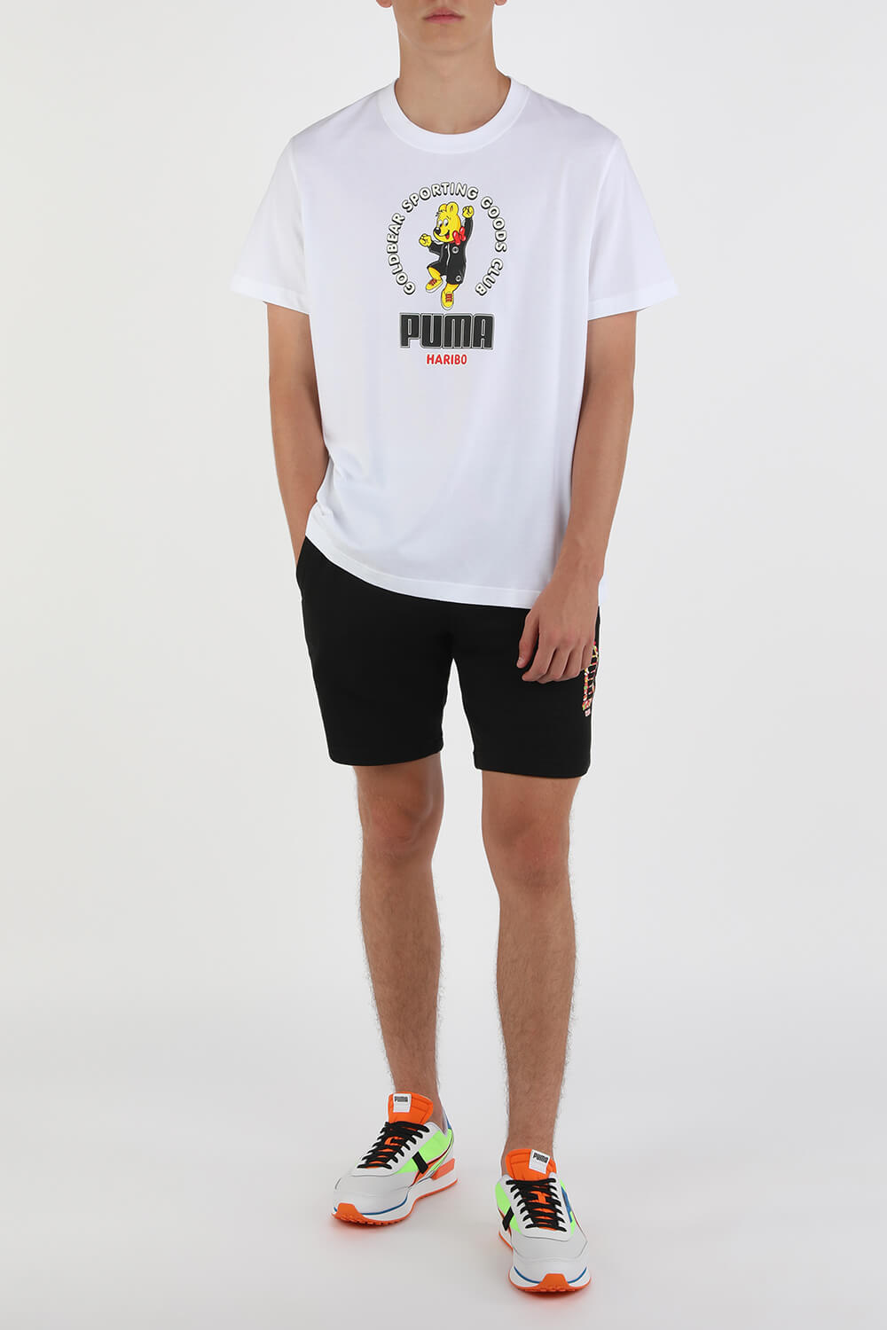 תמונת כל הלוק של Puma x Haribor Gummy Bear Tshirt in White